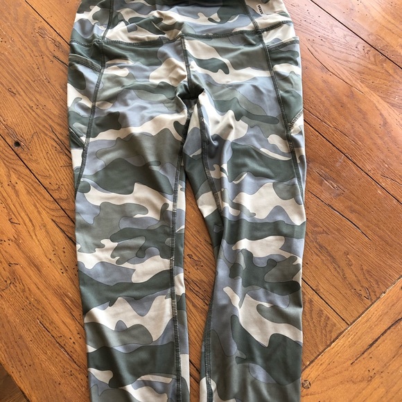 camo workout capri leggings